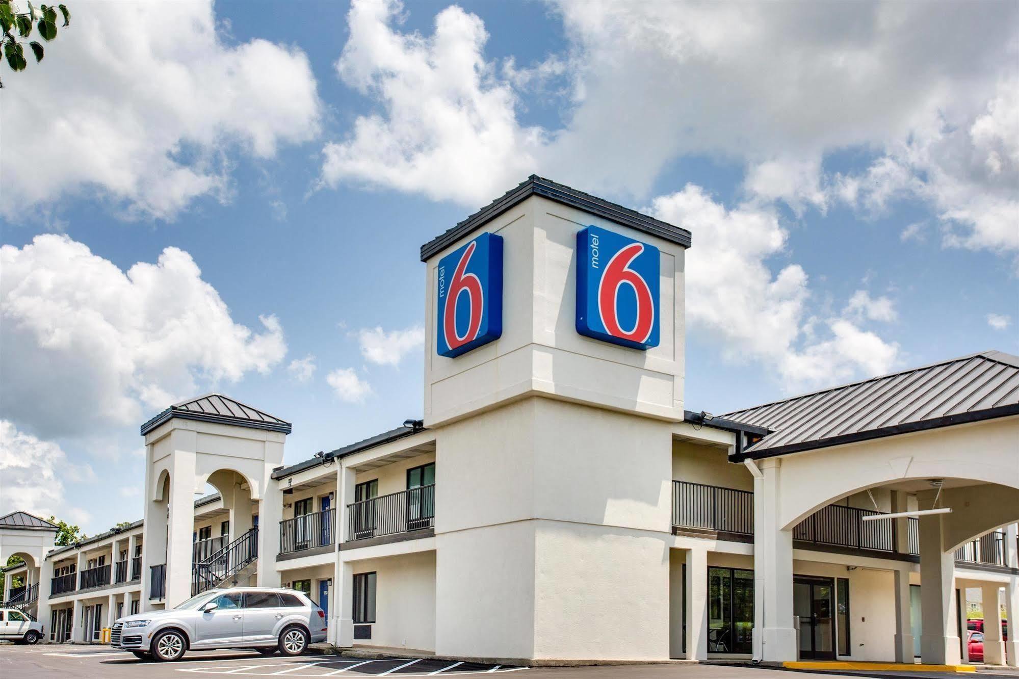 6-white House, Tn Hotel 2*