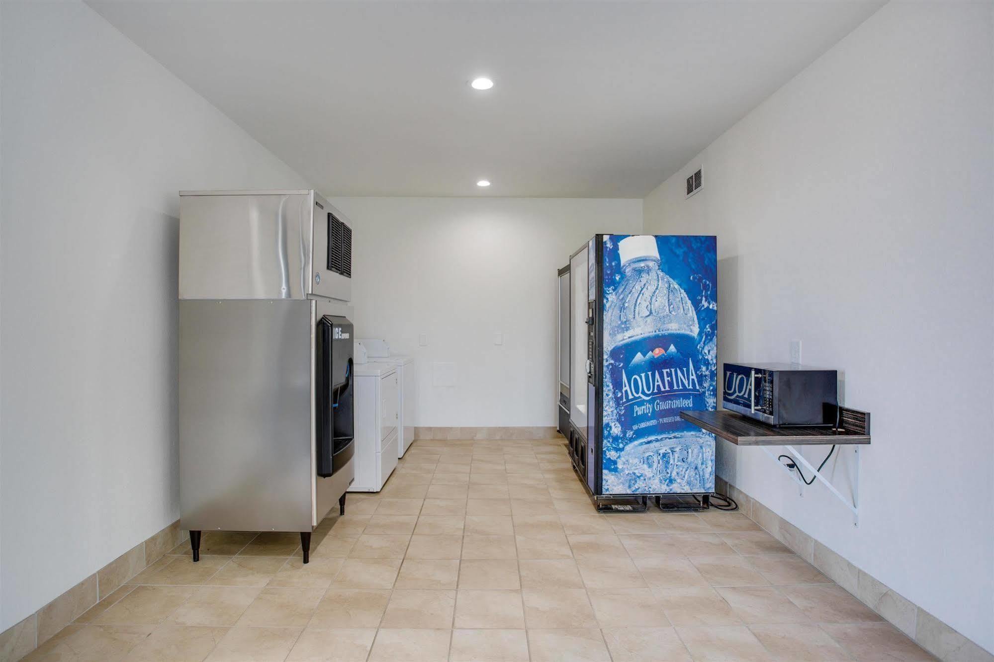 Hotel 6-white House, Tn 2*
